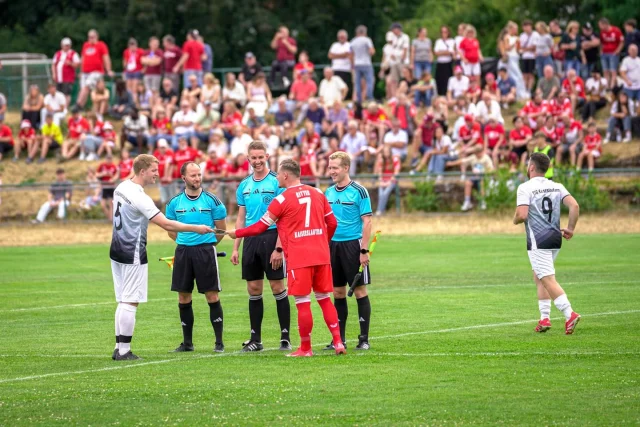 Ein besonderes Testspiel liegt hinter uns! 💙⚽
Gegen den 1. FC Kaiserslautern anzutreten, war für uns ein echtes Highlight und eine großartige Erfahrung.

Vor 1.558 Zuschauern gewann der FCK mit 0:17. Die Tore: Owen Gibs (5), Thierry Tazemeta (3), Marlon Ritter (2), Ibrahim Kanaté (2), Jacob Rasmussen, Paul Joly, Erik Wekesser, Kian Scheer und David Schramm.

Danke @1fckaiserslautern1900 👏💪

#tsgkl #tsgkaiserslautern #lautre #fck #betze